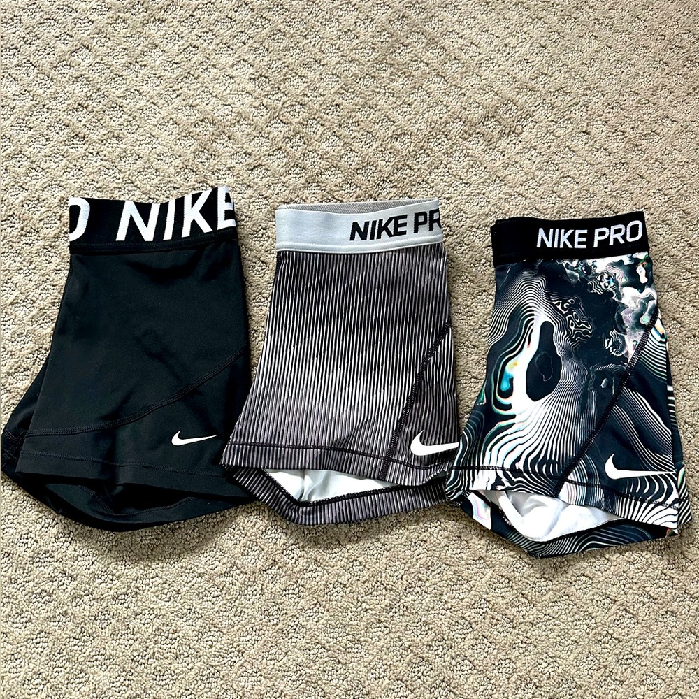 Nike Pros size small